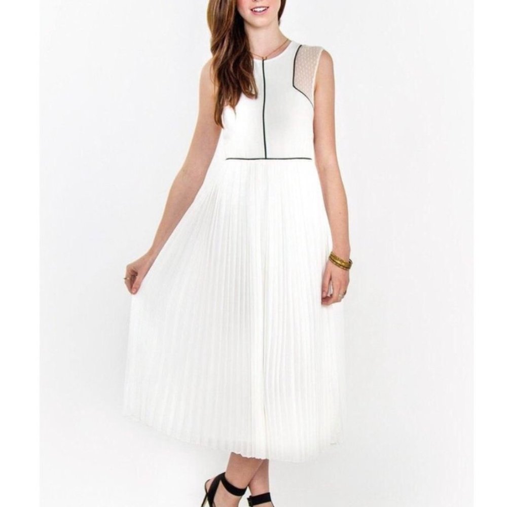 Sold Sugarlips White Pleated Lace A Line Dress - Picture 12 of 12